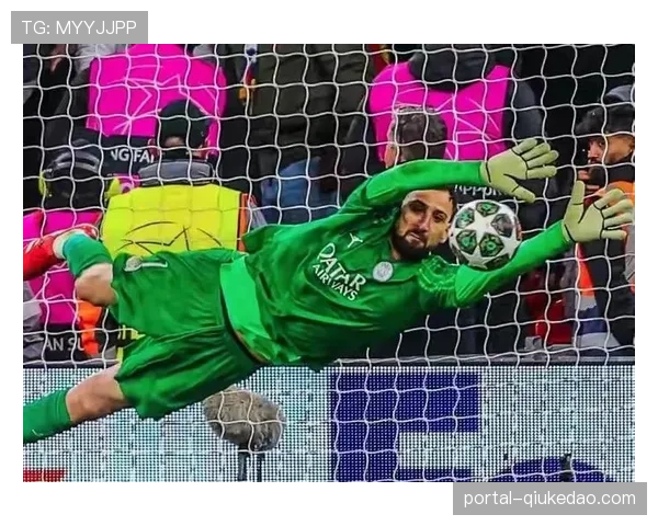 争议瞬间：VAR长时间复核后取消巴黎圣日耳曼点球判罚