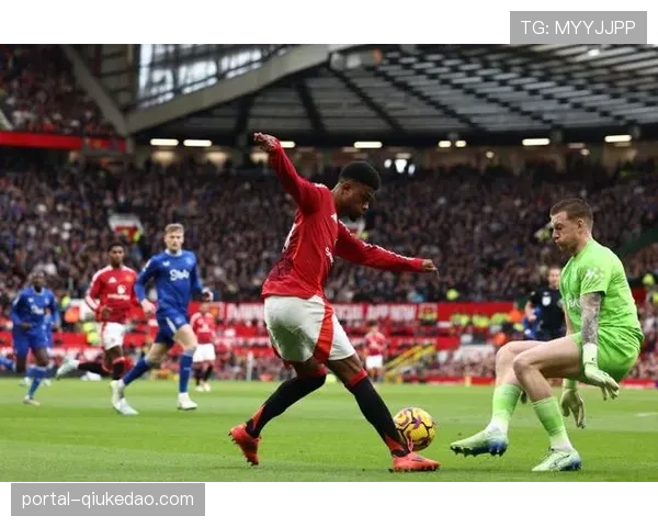 关键数据：曼联vs埃弗顿，上半场双方在对方禁区内的触球比为1-0